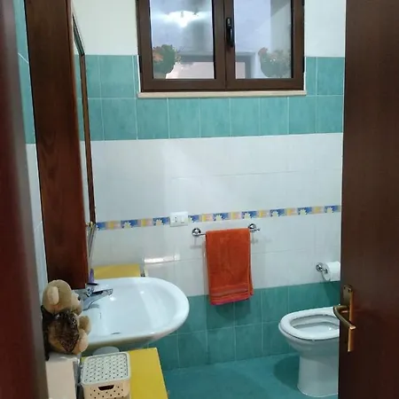 Casa Vacanze La Rosa Rossa Appartamento *